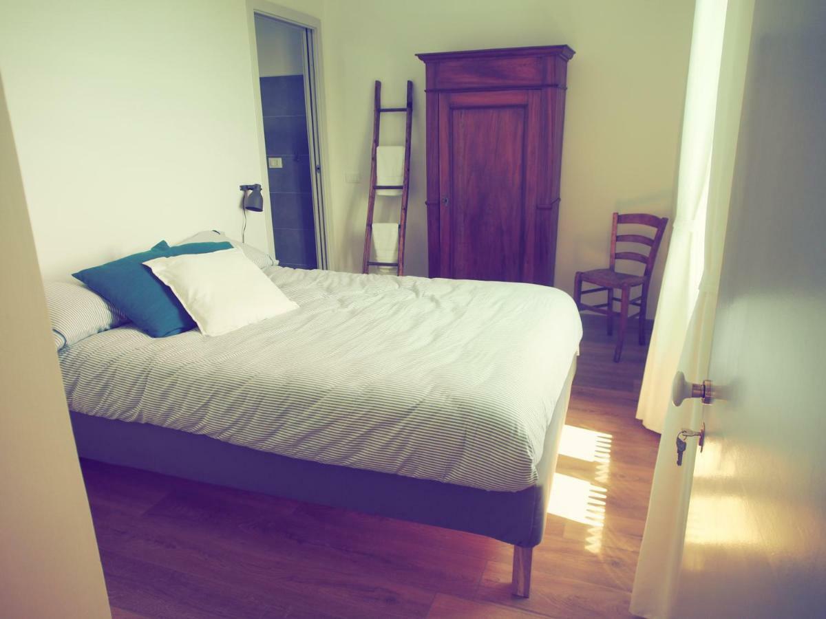 Berzuaia Bed & Breakfast Вараце Екстериор снимка